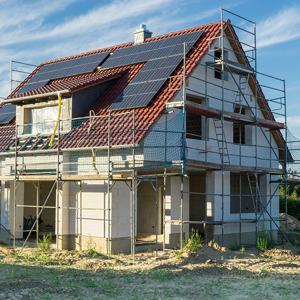 Einfamilienhaus Rohbau mit Gerüst